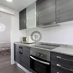Room In Apartment 4 Carrer De Trelawny